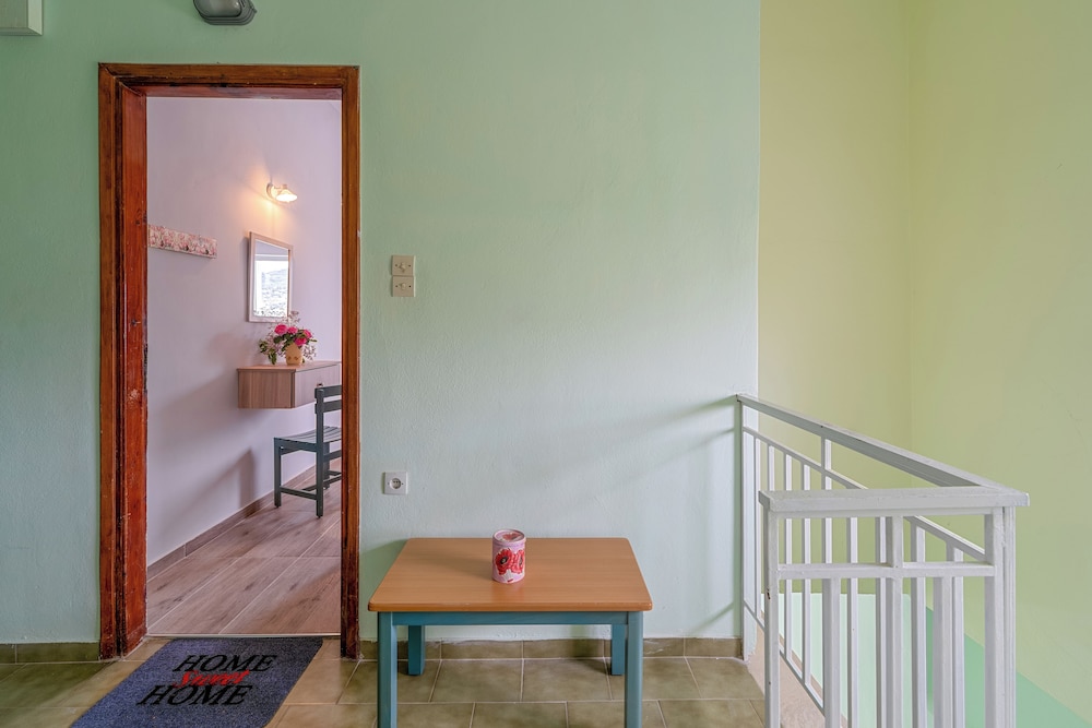 laconia domus plytra