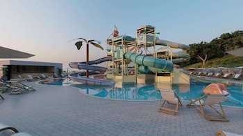 elios hill sun kissed happiness