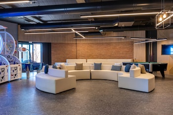 elios hill sun kissed happiness