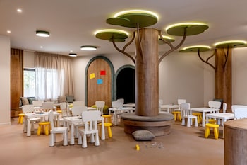 elios hill sun kissed happiness