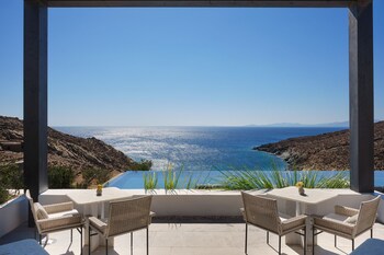tinos
