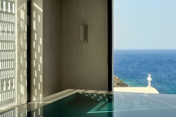 tinos