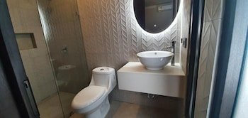 L Aurora Inn,,3 star