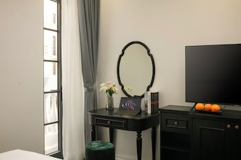 elegant boutique hotel ha long