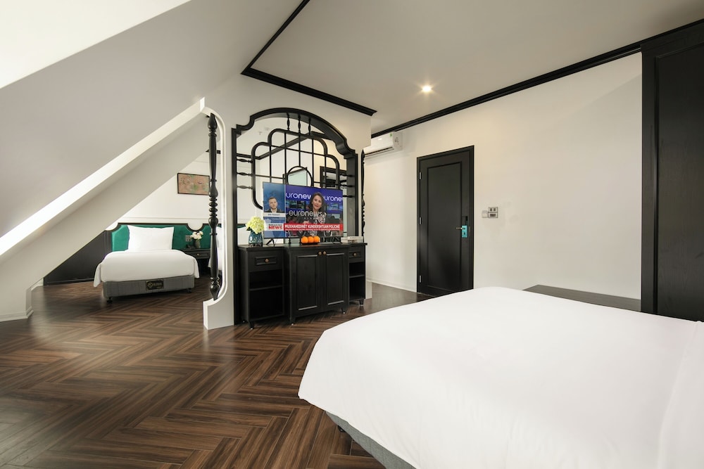 elegant boutique hotel ha long