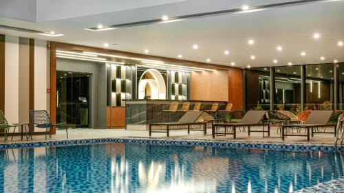 wyndham garden legend halong