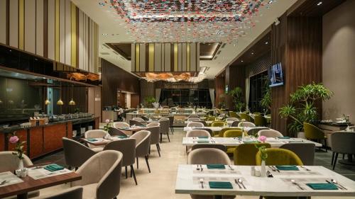 wyndham garden legend halong