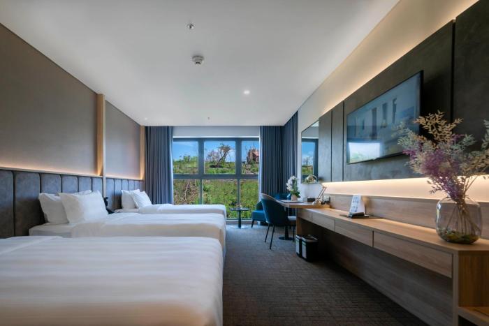 wyndham garden legend halong