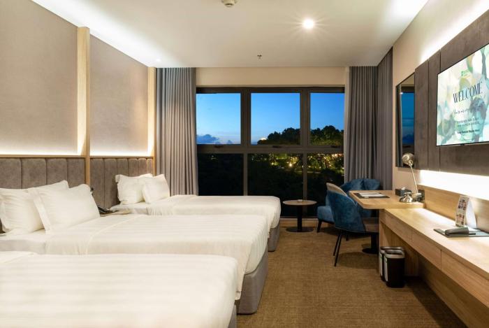 wyndham garden legend halong