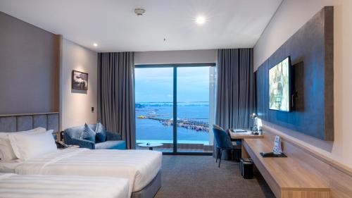 wyndham garden legend halong