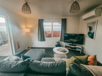 lake mahinapua hotel