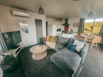 lake mahinapua hotel