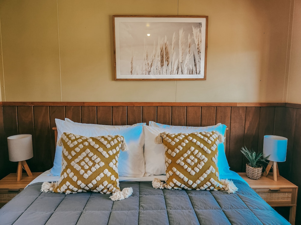 lake mahinapua hotel