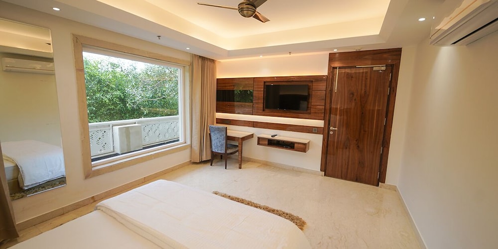 sukhsaroj hotel and resorts