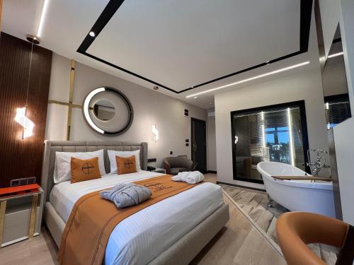 elysian airport hotel