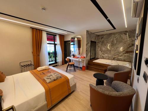 elysian airport hotel