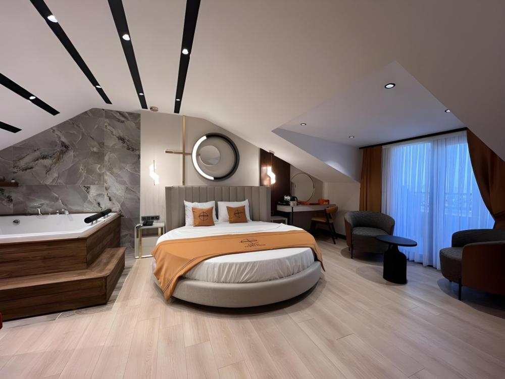 elysian airport hotel