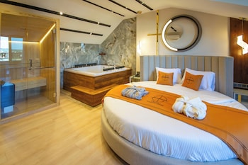 elysian airport hotel