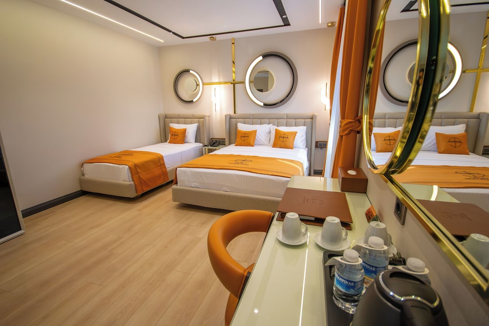 elysian airport hotel