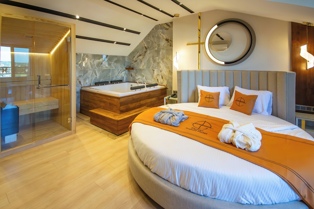elysian airport hotel