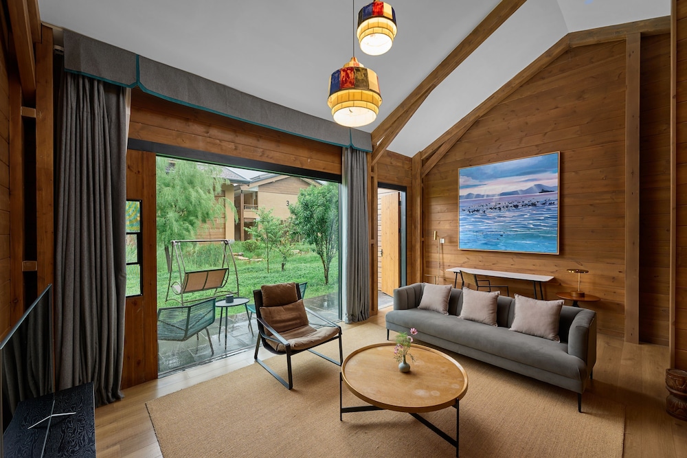 hotel indigo lugu lake an ihg hotel