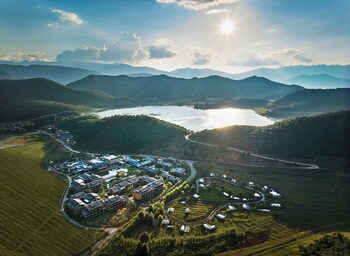 hotel indigo lugu lake an ihg hotel
