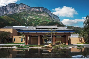 hotel indigo lugu lake an ihg hotel