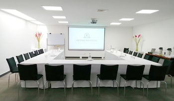 richmond suites hotel