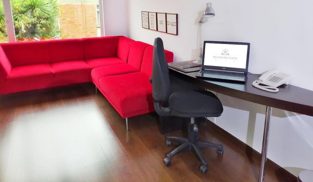 richmond suites hotel