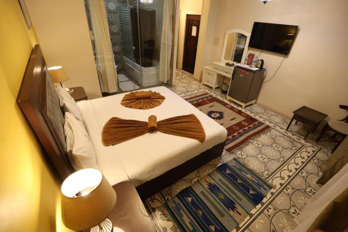 eileen hotel