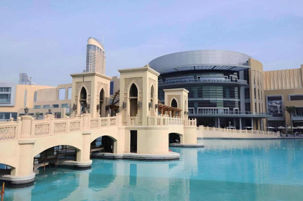 lakeside hostel downtown