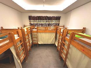 lakeside hostel downtown