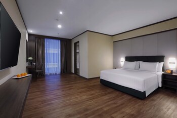 harper premier nagoya batam