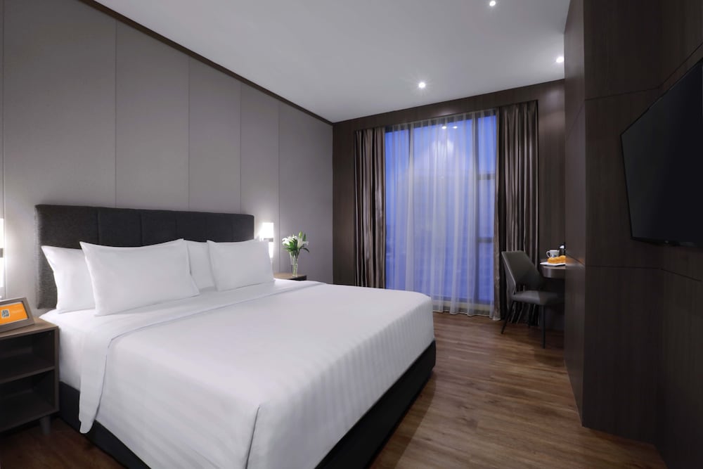 harper premier nagoya batam