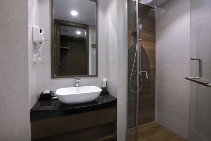 harper premier nagoya batam