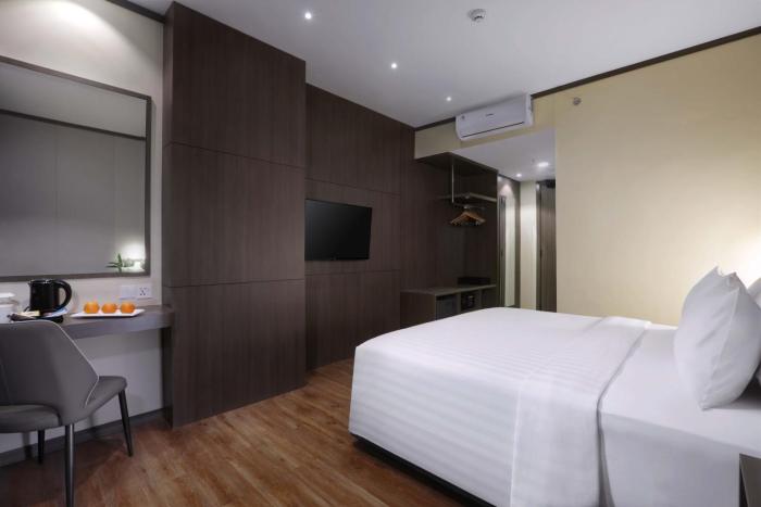harper premier nagoya batam