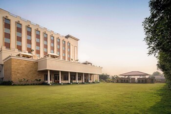 jasraj palace yavatmal hotel a member of radisson individuals