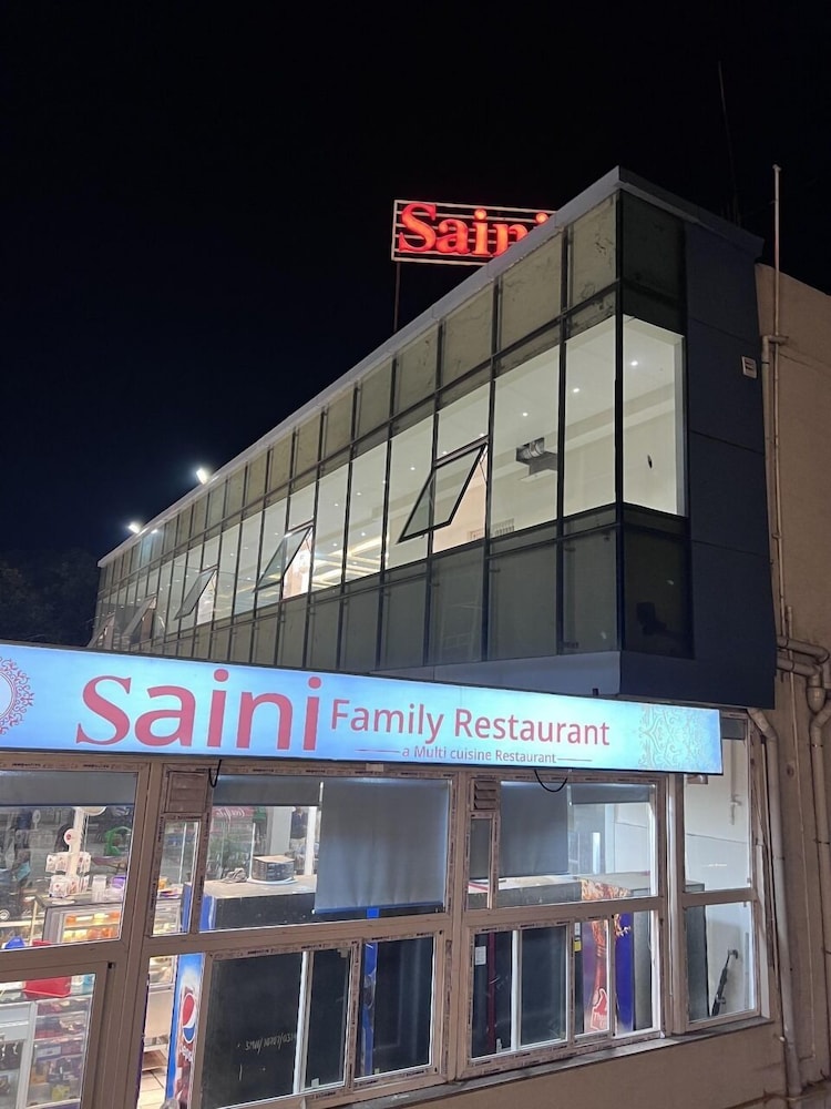 saini hotel