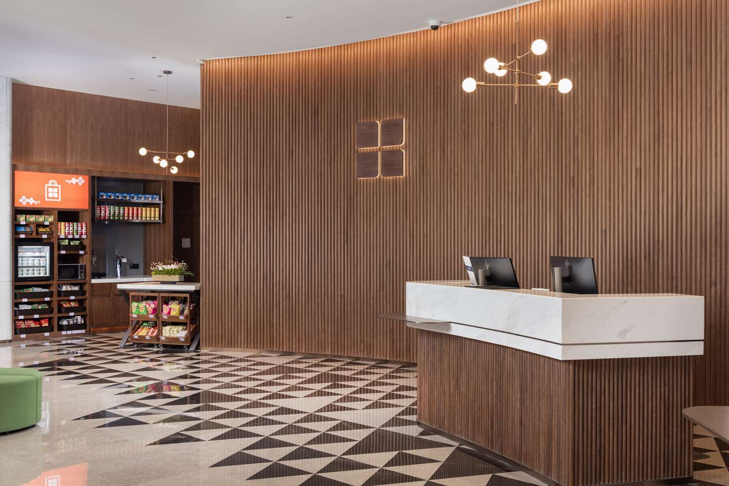 hilton garden inn shanghai high speed east railway station