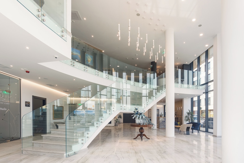 blue star luxury hotel 4