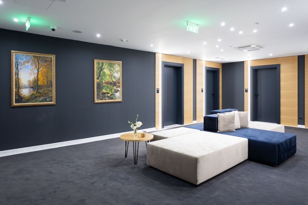 blue star luxury hotel 4