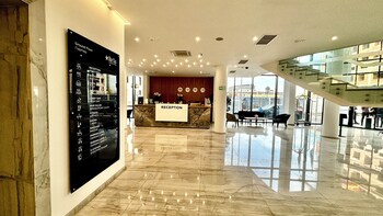 blue star luxury hotel 4