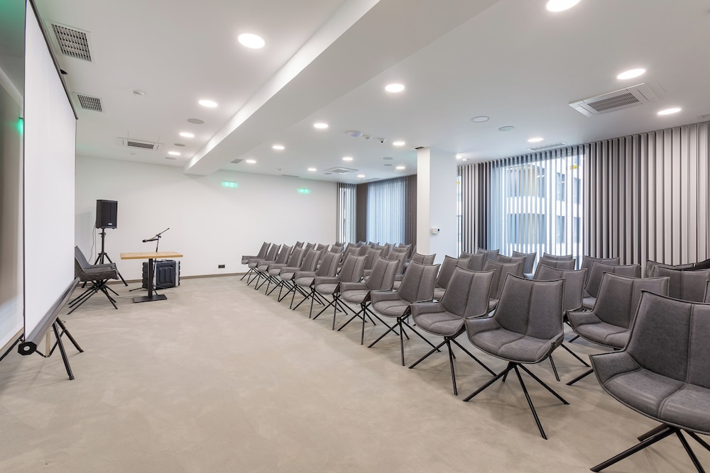 blue star luxury hotel 4