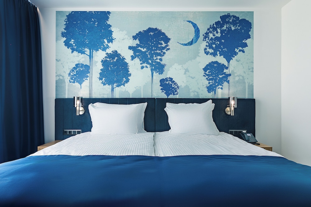 blue star luxury hotel 4