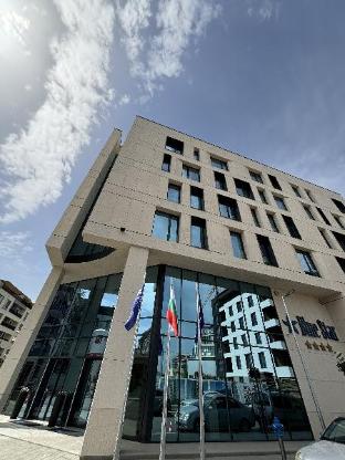 blue star luxury hotel 4