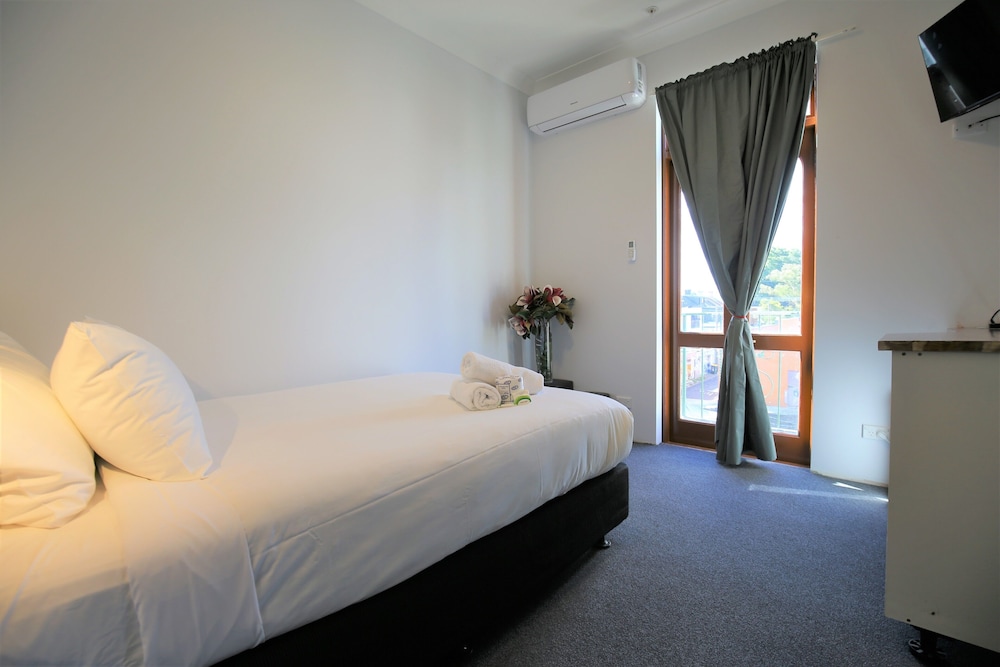 australian sunrise lodge