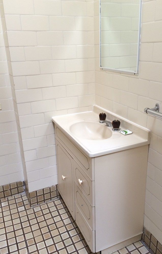 Australian Sunrise Lodge,,2 star