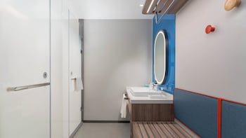 holiday inn express wuhan jinyin lake an ihg hotel