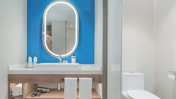 holiday inn express wuhan jinyin lake an ihg hotel