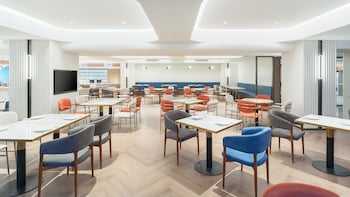 holiday inn express wuhan jinyin lake an ihg hotel